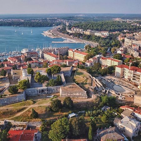 Candler'S Old Town Apartments Пула Екстер'єр фото